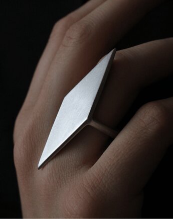 Carat pierścień, ARTON