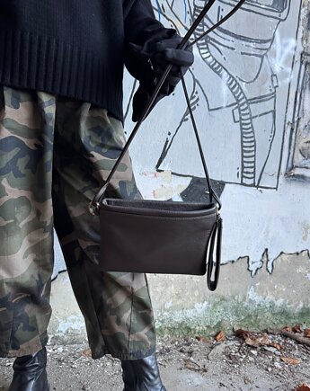 Mała torebka skórzana w kolorze brązowym, do noszenia na różne sposoby, AGNES WESS