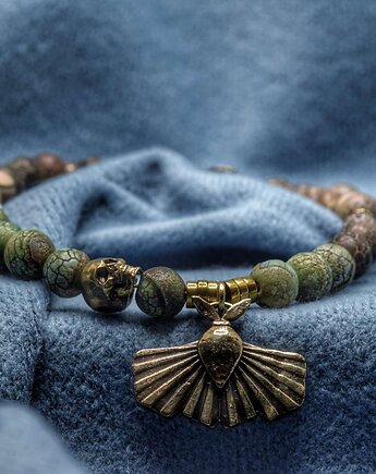 Bransoletka z naturalnych kamieni z ćmą i czaszeczką z brązu, Biżuteria z Myśli Odlana