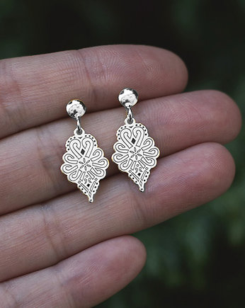 Srebrne kolczyki z parzenicą, Szkatułka Emi