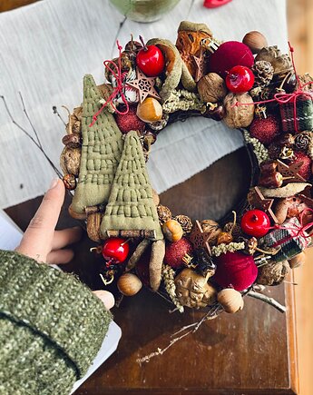 Wianek Choinka Zielona, CudaWianki