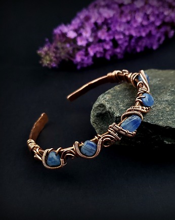 Miedziana bransoleta mankietowa z kyanitem, Blue Pearl Art