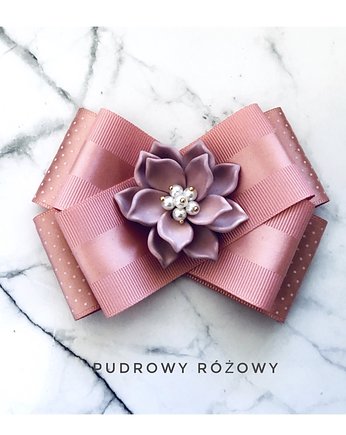 Pudrowa Brosza z Kwiatem 3d Dzień kobiet, Pudrowy Różowy