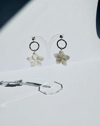 Srebrne kolczyki z masy perłowej Plumeria, myMIRACLES