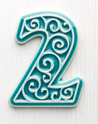 Numer mieszkania - ceramiczna cyfra 2 turkusowa wys.8 cm, pracowniazona