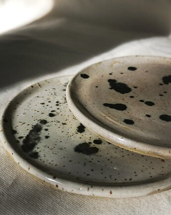 Talerzyk beżowy w ciapki - 12,5 cm, szkliwiona_art