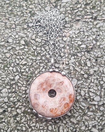 Koral - wisiorek rezerwacja, po drugiej stronie lustra