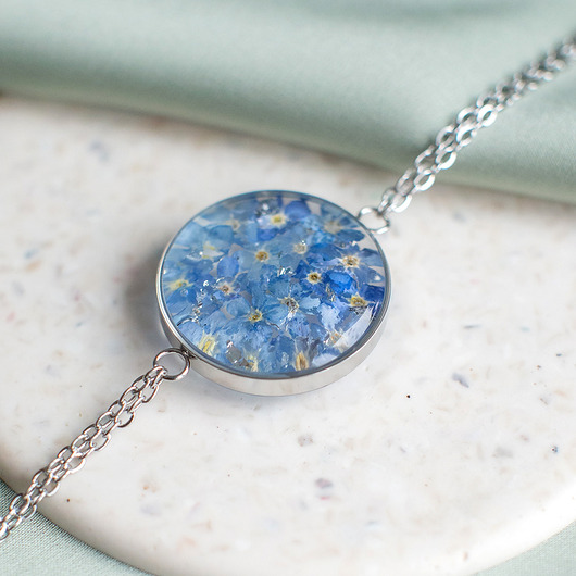 bransoletki z żywicy Bransoletka z niezapominajkami