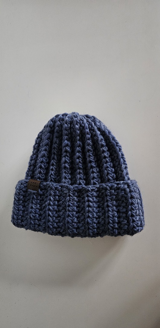 czapki damskie Czapka wełniana w kolorze zamglonym niebieskim