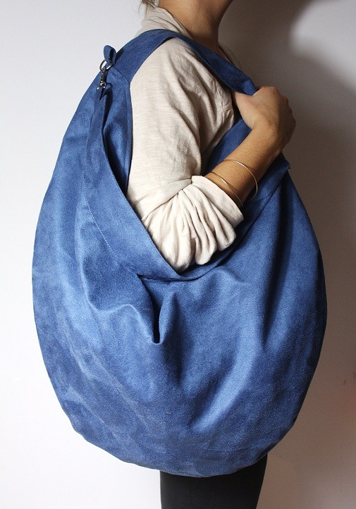 Walking with a Hobo - blue  Zuzia Górska