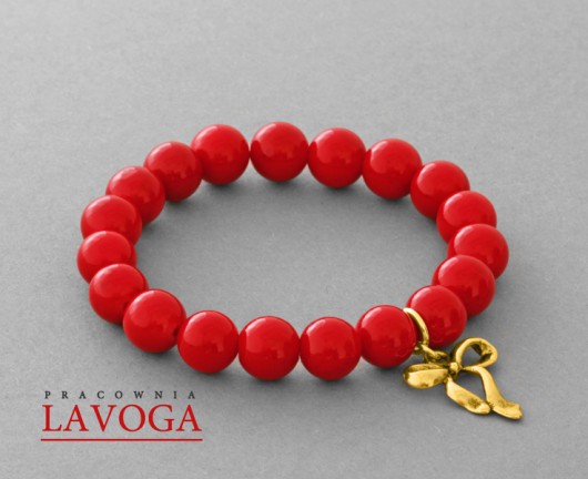 Jade with pendant in red. Lavoga