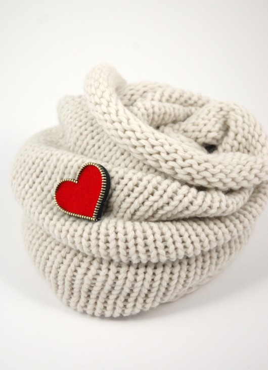 I love U -  brocha w kształcie serca Coquet