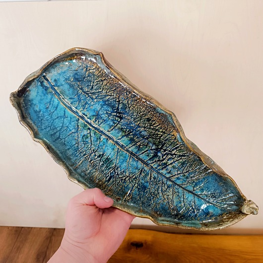 patery i talerze Patera ceramiczna liść