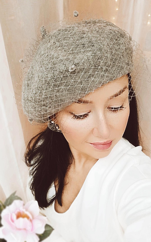 czapki damskie Szary beret z woalką