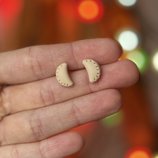 kolczyki z masy plastycznej Sztyfty PIEROGI stal chirurgiczna pomysł na prezent