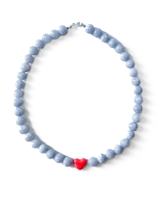 korale Naszyjnik z chalcedonu z ceramicznym sercem