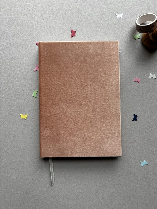 notatniki i albumy Notes A5 w linie lub kropki - oprawa z weluru