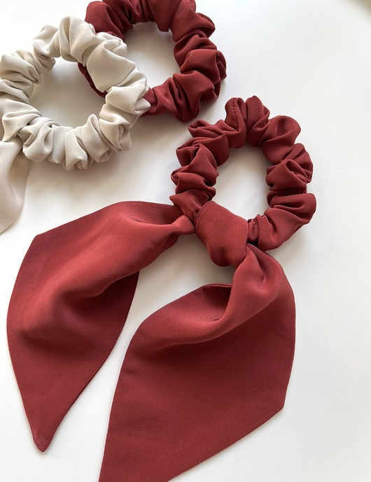 gumki do włosów Bordowa Scrunchie Wilma z odwiązywaną szarfą