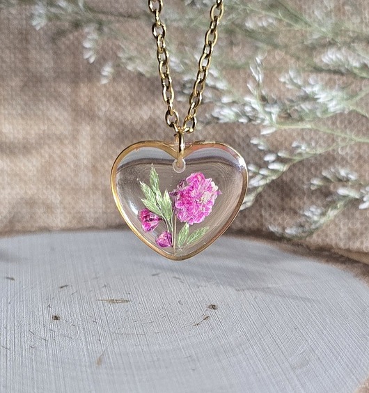 wisiory Złota zawieszka wisiorek kwiaty serce serduszko różowa