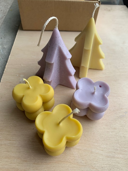 świeczniki i świece Świeca choinka fioletowa