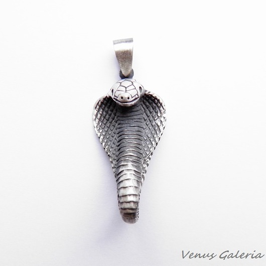 Wisiorek - Kobra VENUS GALERIA