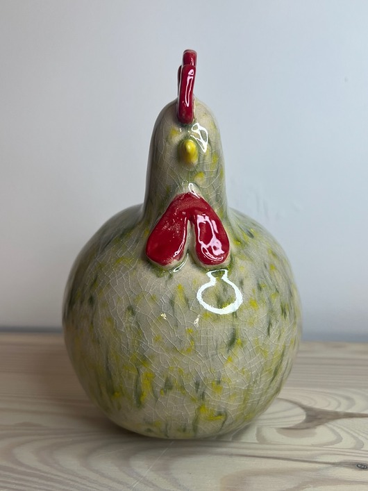 figurki i rzeźby Kura w żółto - zielone plamki