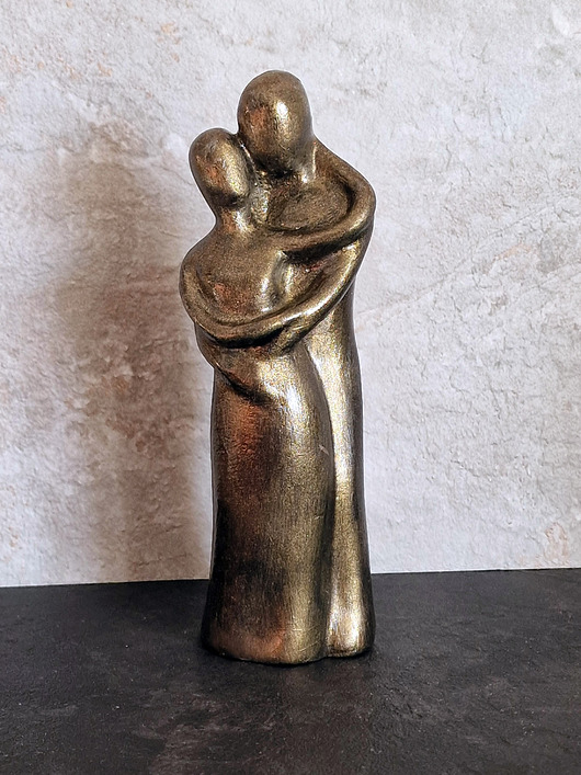 figurki i rzeźby Rzeźba z gipsu, W Twoich Ramionach, złota, wys. 15,2 cm