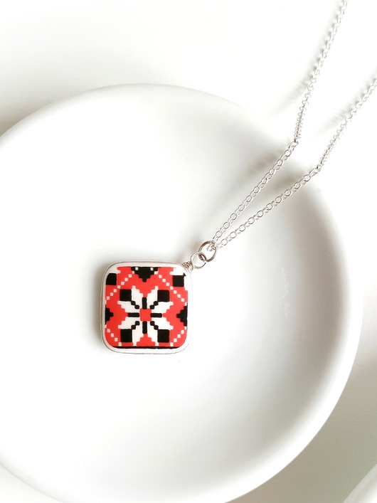 wisiory Naszyjnik w ukraińskie wzory