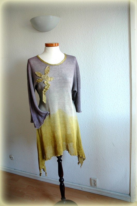 Asymmetric hand-dyed  tunic malowane lnem