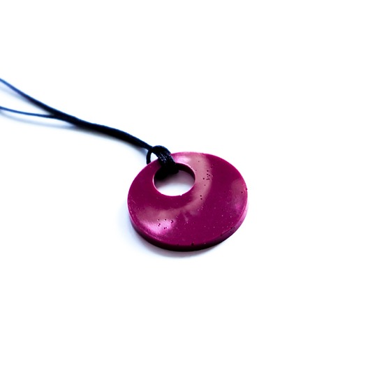 wisiory Okrągły burgundowy wisiorek ręcznie robiony z żywicy epoksydowej, 2,5 cm