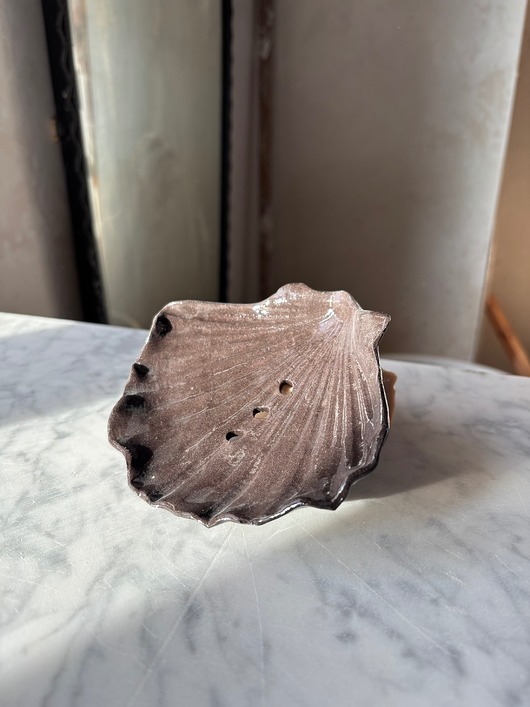 mydelniczki Ceramiczna Mydelniczka Handmade Muszelka Muszla z Odpływem Brązowa