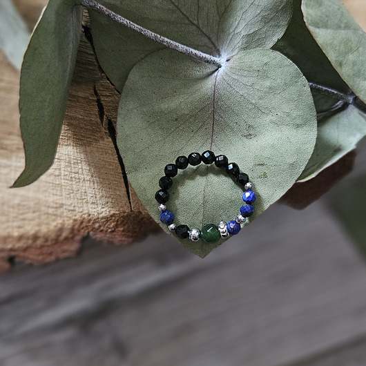 pierścionki elastyczne Elastyczny pierścionek z onyksem, jadeitem i lapis lazuli