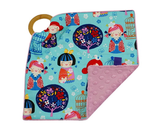 Gryzak przytulanka, motyw KOKESHI Little Sophie