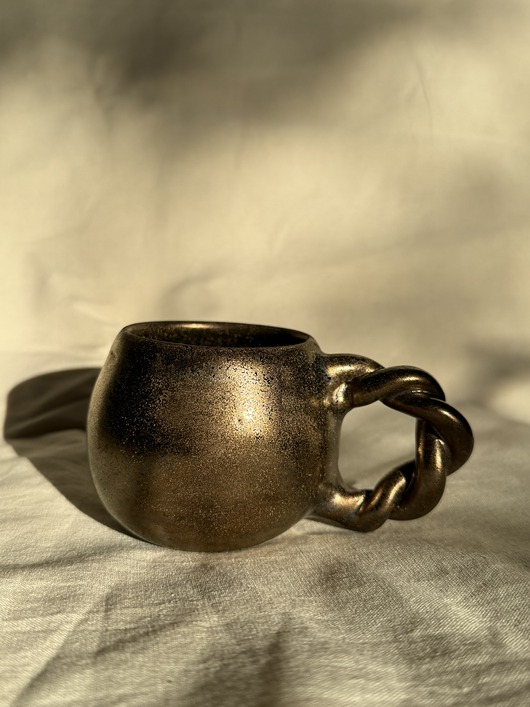 kubki Złote kubki ceramiczne