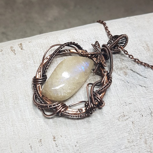 wisiory Kamień księżycowy m199