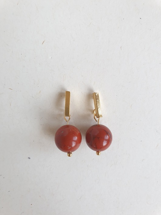 kolczyki z kamieniami Kolczyki patyczki kulki jaspis czerwony