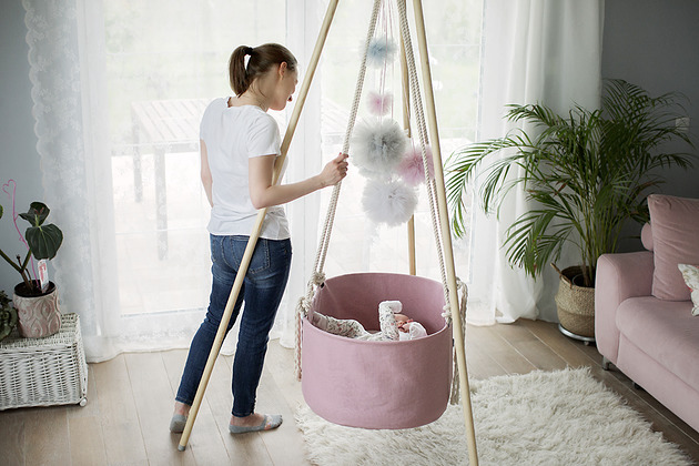 meble do pokoju dziecka Kołyska dziecięca ze stojakiem