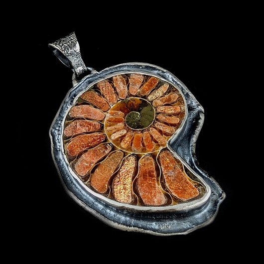 wisiory Amonit i sunstone