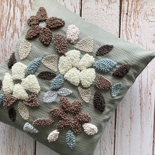 poduszki plecione Poduszka kwiaty punch needle boho natural