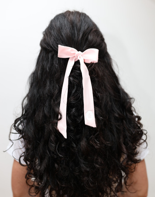 akcesoria do jogi Gumka do włosów BOWTIFUL scrunchie z kokardą - powdered pink