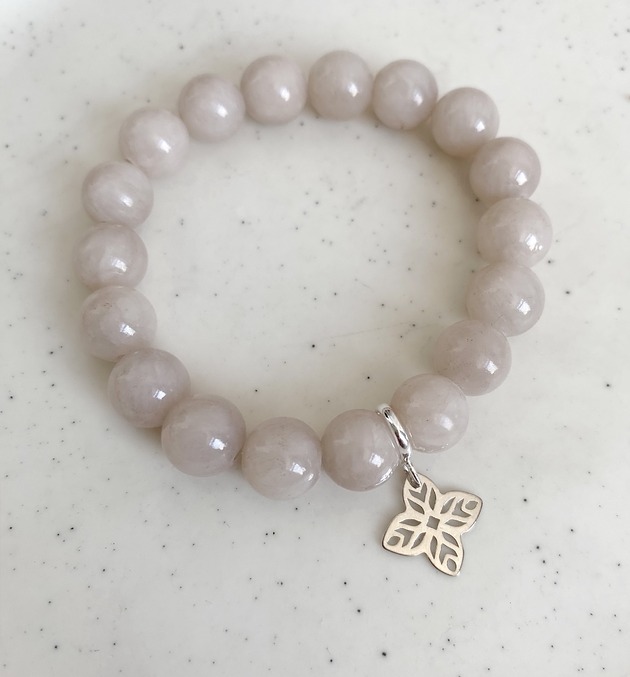 bransoletki z kamieni naturalnych Bransoletka jadeity zawieszka- srebro 925 pozłacane