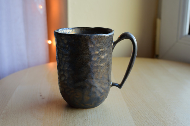 KUBEK CERAMICZNY RZEŹBIONY ZŁOTO-SREBRNY 300 ML Ceramika Ciepliki