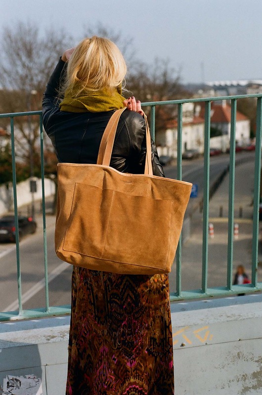 torby na ramię LEZAMA torba zamszowa toffi