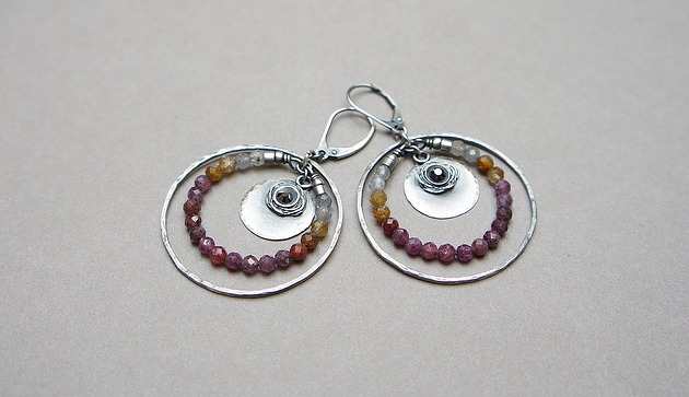 kolczyki wire wrapping Wianki  circle /sapphire/ - kolczyki