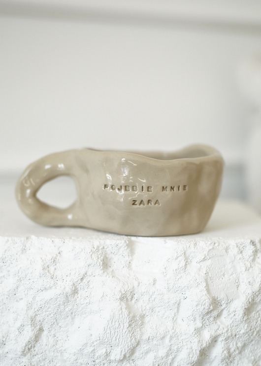 kubki Kubek z brzydkim napisem POJEBIE MNIE ZARA 300 ml