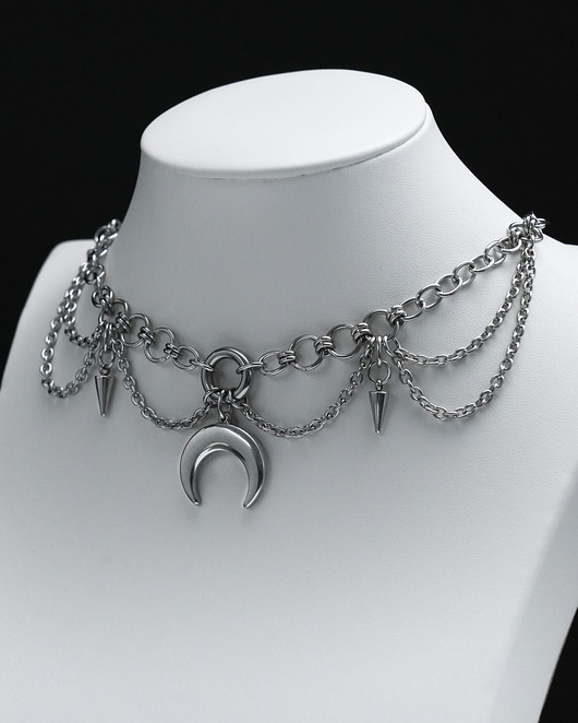 kolie Stalowy gotycki naszyjnik kolia z lunulą i kolcami