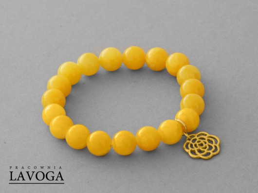 Jade with rose pendant in yellow. Lavoga