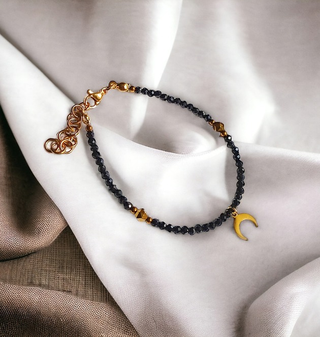 bransoletki z kamieni naturalnych Ochronna bransoletka : lunula & czarny turmalin w pudełku jubilerskim