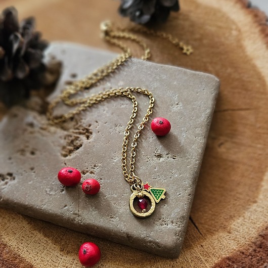 naszyjniki - inne Świąteczny naszyjnik z jadeitem i zawieszką w kształcie choinki