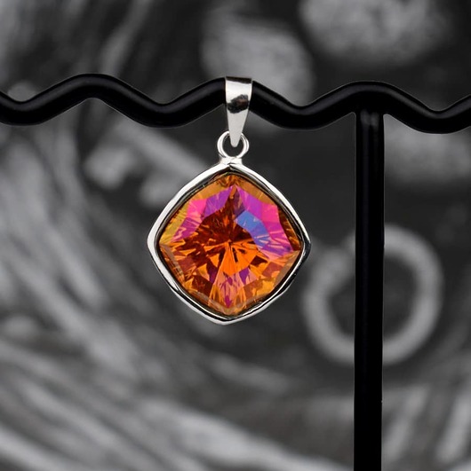 wisiory Wisior Ertzagani - ogniste, smocze oko